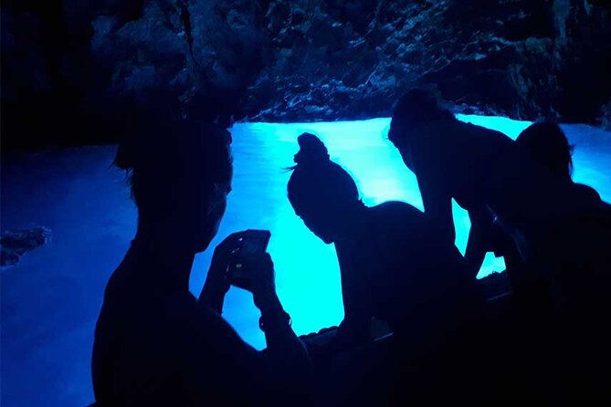 Private Speedboat Tour to Blue Cave and Visit Island Hvar - Cancellation Policy