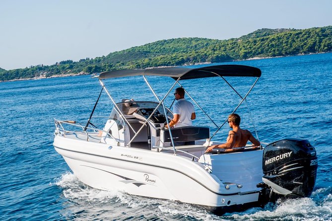 Private Speedboat Tour to Elaphiti Islands - Onboard Amenities and Perks