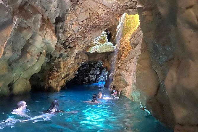 Private Speedboat Tour to Sakarun Bay and Golubinka Cave - Veli Rat Lighthouse