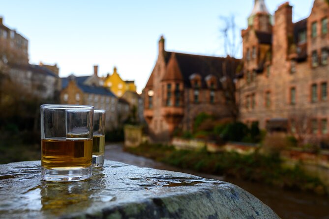 Private Stirling Castle and Loch Lomond Day Tour - Experienced Kilt-Wearing Guide