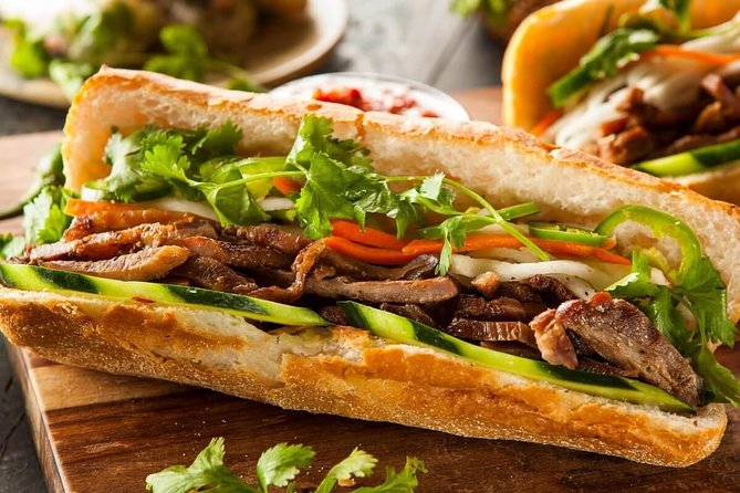 Private Street Food Tour Adventure in Hanoi - Navigating the Old Quarter