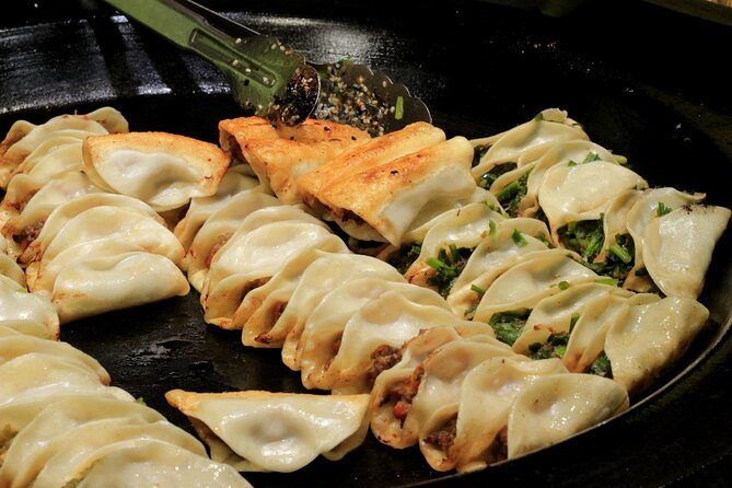 Private Street Food Walking Tour With Shanghai Tower Option - Tour Experience Highlights