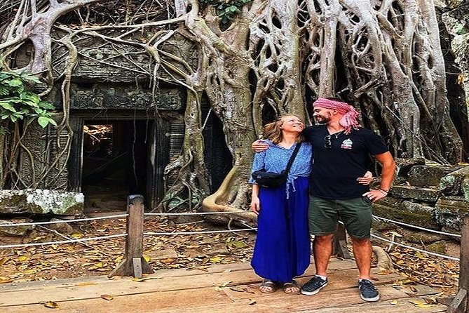 Private Sunrise Small Tour of Angkor Wat With Car or Van & Guide - Confirmation and Accessibility