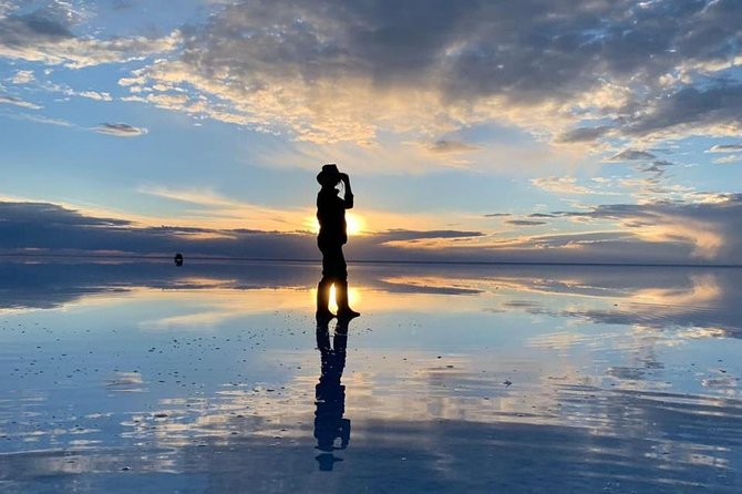 Private: Sunset and Starlight Tour in Uyuni Salt Flats. - Key Points