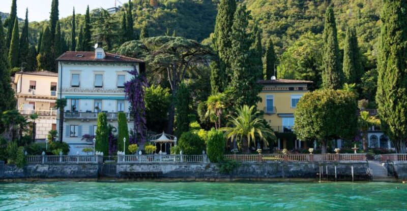 Private Sunset Boat Tour of Sirmione With Onboard Aperitif - Key Points