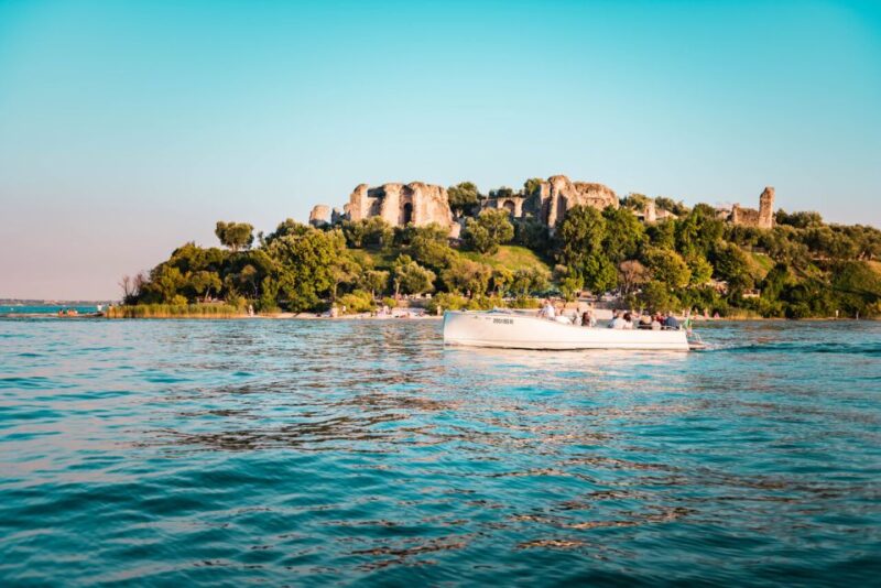 Private Sunset Boat Tour of Sirmione With Onboard Aperitif - Customer Reviews