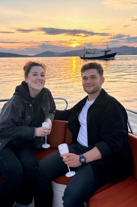 Private Sunset Boat Tour With Music and Wine - Flexibility and Customization