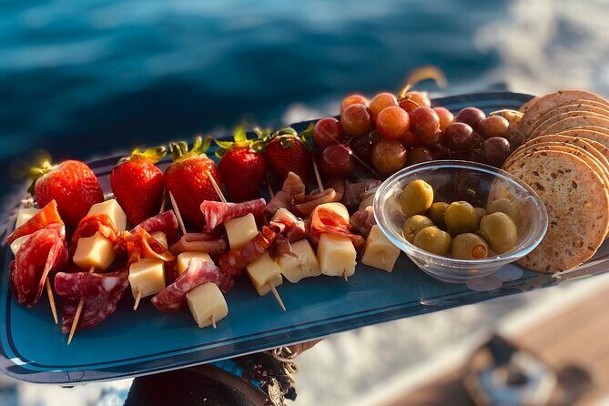 Private Sunset Cruise in San Jose del Cabo Appetizers,open bar - What to Expect on the Sunset Cruise