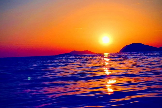 Private Sunset Cruise With Fisher 20 Speedboat - Key Features of the Fisher 20 Speedboat