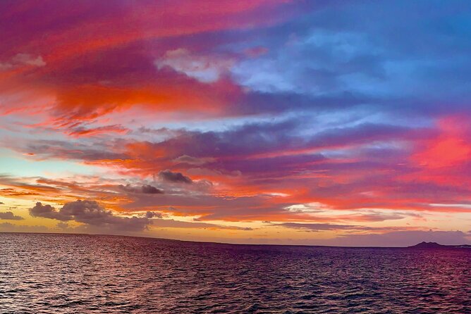 Private Sunset Dinner Cruise in Bonaire - Included Amenities