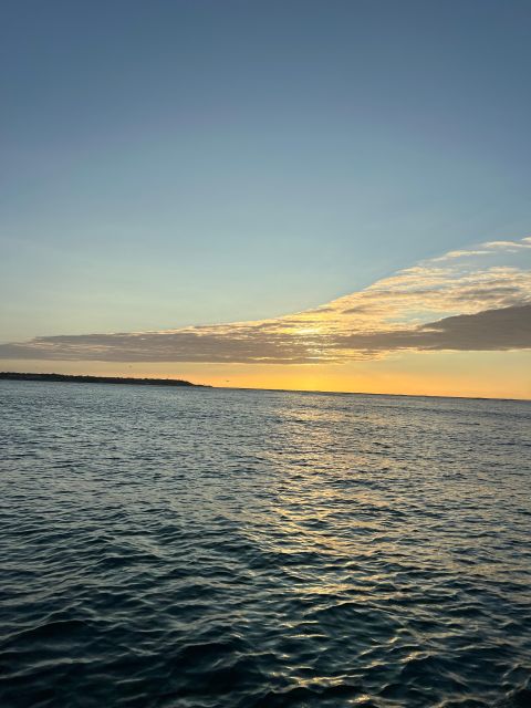 Private Sunset: Open Bar Boat Party With Music and Games - Key Points