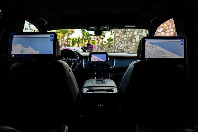 Private SUV Round-Trip from Airport to Hotels in the Corridor - Who Does This Experience Suit Best?