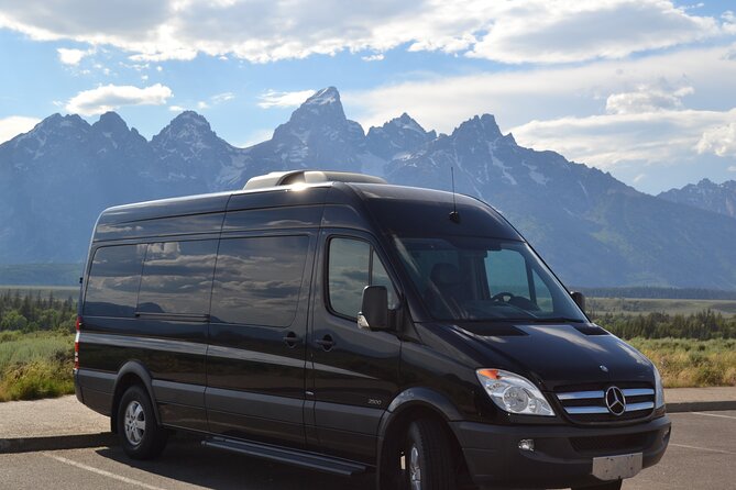 Private SUV Transfers To/ From JACkson Hole Airport JAC - Pricing and Guarantee