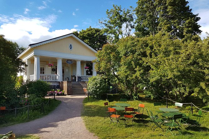 Private Taste of Helsinki and Suomenlinna - Personalized and Private Tour Experience