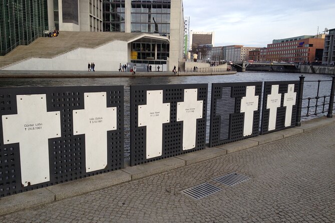Private Taxi Tour of City East History and Architecture 2-3h - Accessibility and Equipment