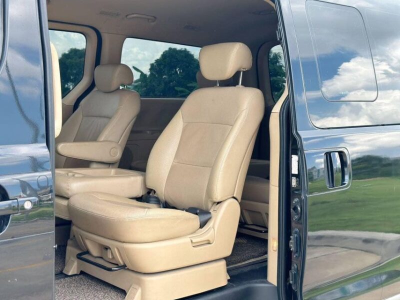 Private Taxi Transfer From Siem Reap to Phnom Penh - Pickup and Driver Details