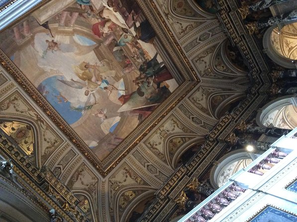 Private Themed Tour of the Art History Museum (Kunsthistorisches Museum):The Saviour, the Ruler, and Simply a Beauty: Women in Art - Royalty: Power and Representation