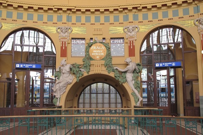 Private Thousand Years of Prague Architecture Tour - Experiencing Pragues New Town