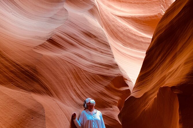 Private to Antelope Canyon and Horseshoe Bend in Luxury Car Tour - Admiring Horseshoe Bend
