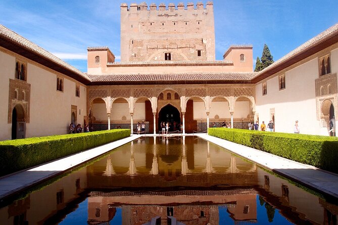 Private Tour Alhambra, Generalife and Nasrid Palaces - Meeting Information