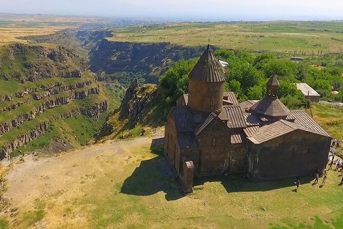 Private Tour: Alphabet Monument, Hovhannavank, Saghmosavank Monasteries - Discovering Hovhannavank Monastery