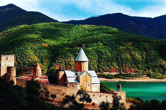 Private Tour Ananuri-Kazbegi-Gudauri - Zhinvali Lake
