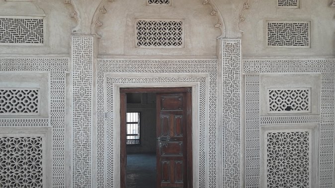 Private Tour and Sightseeing in Bahrain - VIP Tour - Exploring Manama Traditional Souq