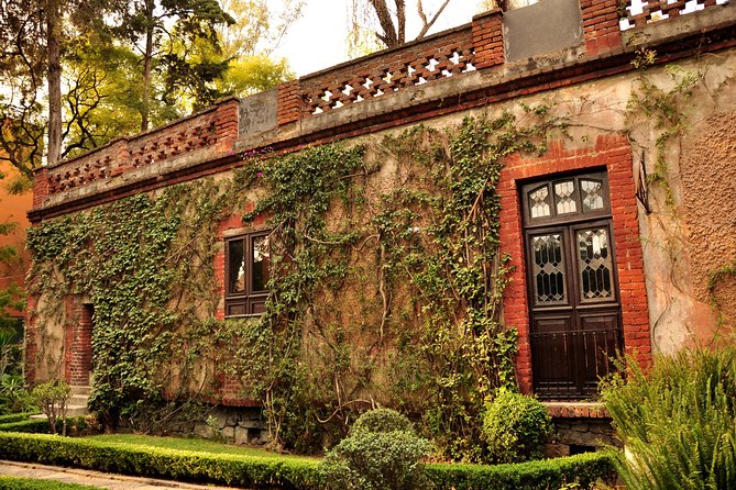 Private Tour Antropology Museum Frida Khalo Museum and Leon Trotskyi Museum - Exploring Casa Azul (Frida Kahlo)