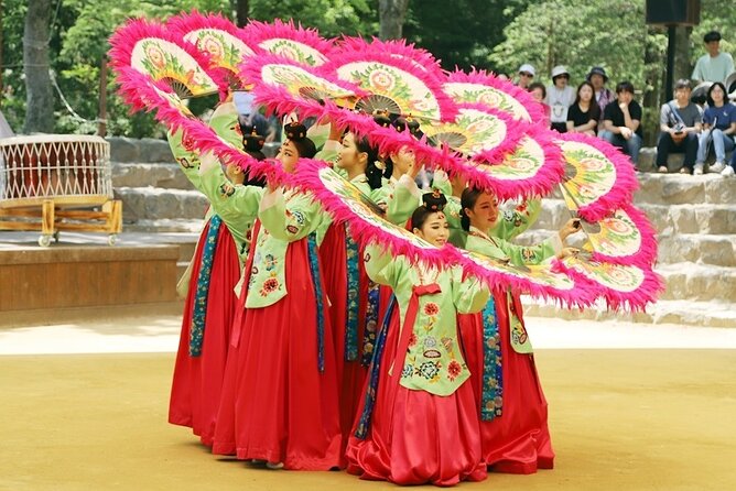 Private Tour Around Suwon UNESCO Fortress and Korea Folks Village - Hwaseong Haenggung Palace Experience
