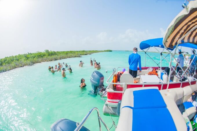 Private Tour: Bacalar Lagoon 3 Hours All Inclusive - Private Boat Tour