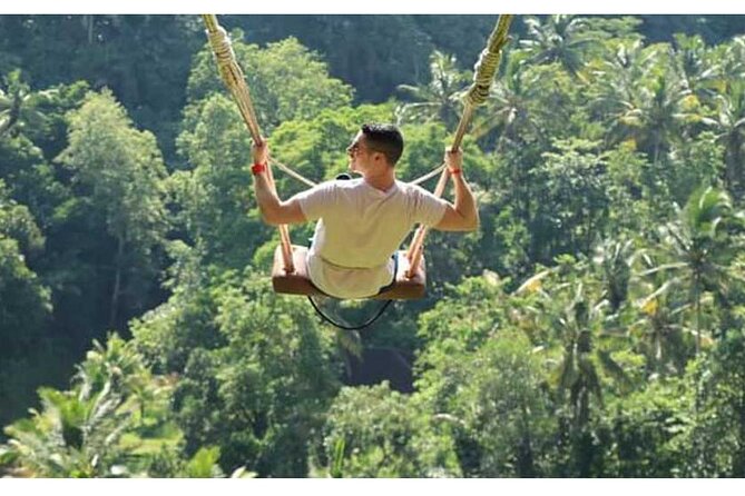 Private Tour Bali Swing & Visiting Temples in Bali - Visit to Ulun Danu Beratan Temple