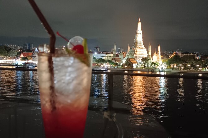 Private Tour : Bangkok Night Private Tuk Tuk Tour and Street Food - Meeting the Private Guide