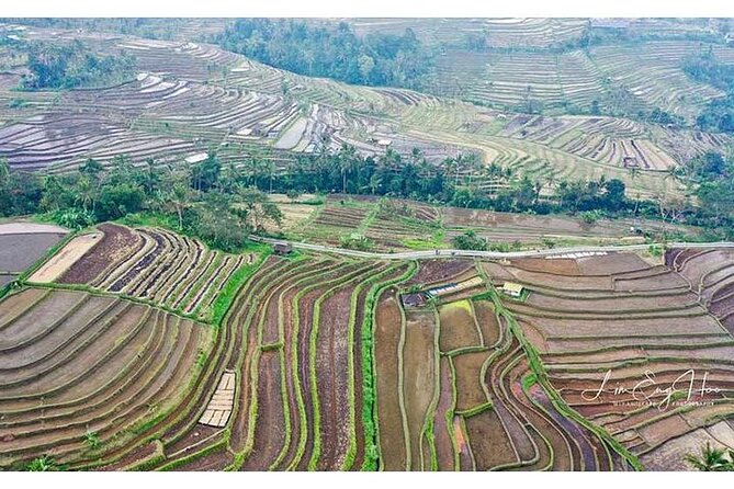 Private Tour Bedugul Temple-Jatiluwih-Taman Ayun&Tanah Lot Sunset - Tanah Lot Sunset