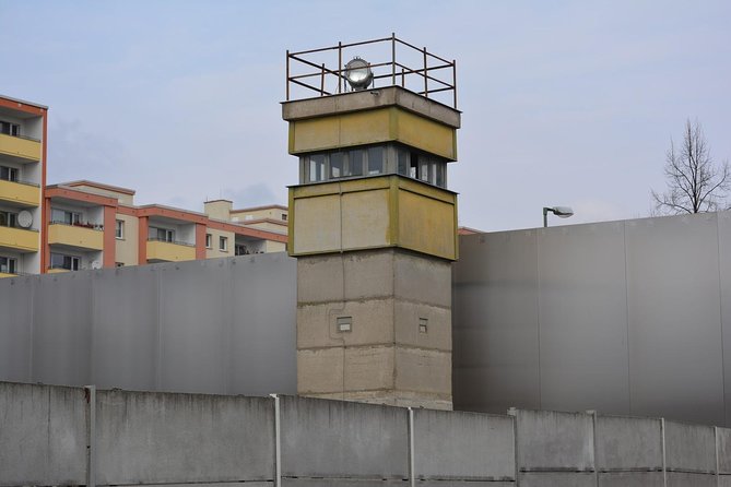 Private Tour: Behind the Berlin Wall & Berlin in the Cold War - Architectural Remnants and Memorials
