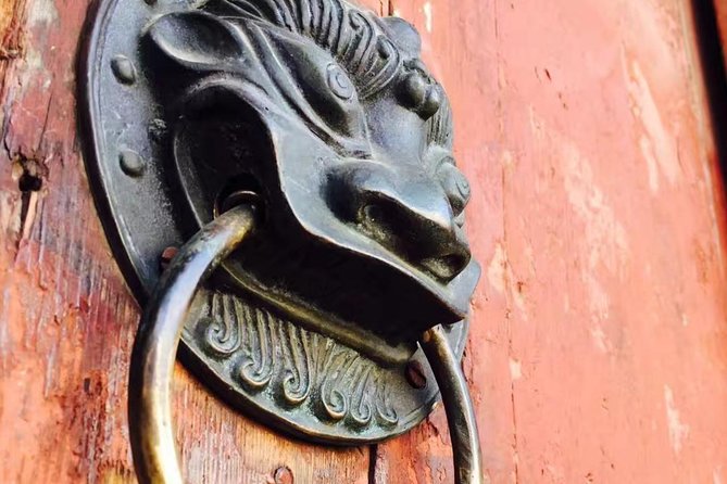 Private Tour-Beijing Hutong Foodie and Seal Carving Experience - Key Points
