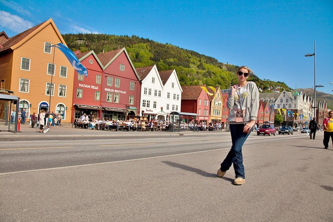 PRIVATE TOUR: Bergen City Sightseeing, 4 Hours - Exploring Bergenhus Fortress