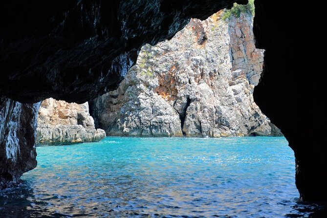 Private Tour : Blue Cave Boat Tour 3 Hours Experience Package - Boat and Captain Details
