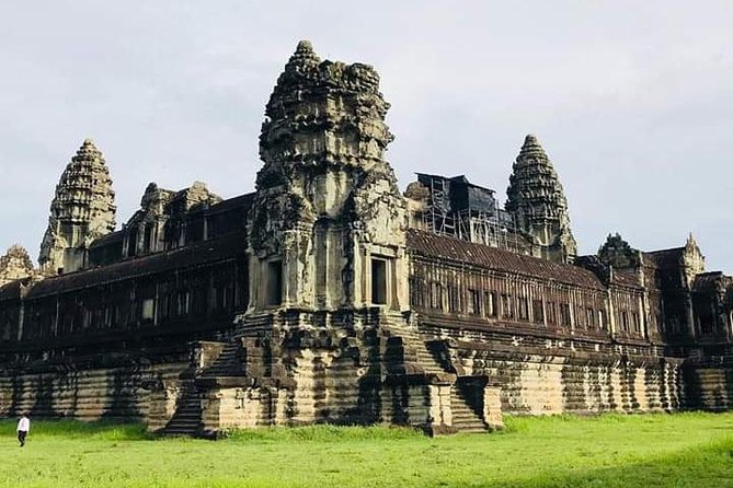 Private Tour By Car ( Angkor Wat Complex + Sunrise ) - Tour Operators Overview