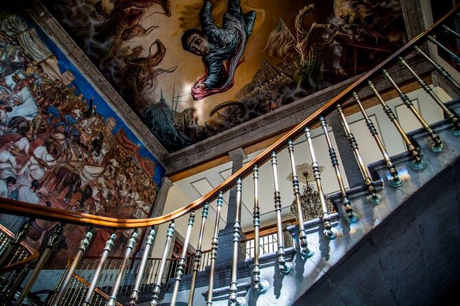 PRIVATE Tour Chapultepec Castle - Knowledgeable and Engaging Guide