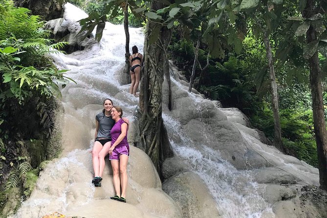 Private Tour Chiang Dao Cave ,Temples,Sticky Waterfall - Good To Know