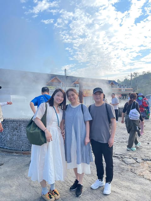 Private Tour Chiang Rai Day Trip, White Temple, Blue Temple - Dining Experiences