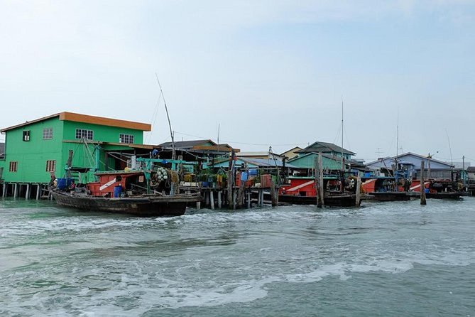 Private Tour: Crab Island Sightseeing Boat Ride and Seafood Lunch - Pricing and Availability