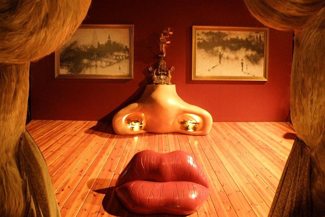 Private Tour: Dali Museum in Figueres and Púbol Tour With Hotel Pick-Up - Pickup Information