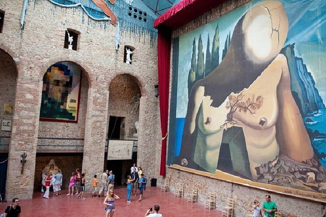 Private Tour: Dali Museum in Figueres and Púbol Tour With Hotel Pick-Up - Salvador Dalís Life and Work
