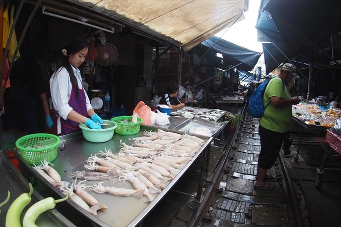 Private Tour : Damnoen Saduak Floating Market, Train Market ,Temple in a Tree! - Additional Notes