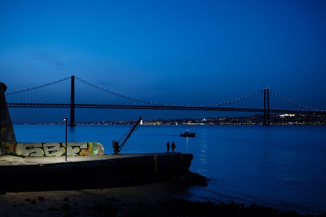 Private Tour - Discover Cacilhas With a Photographer - Meeting Point and Duration