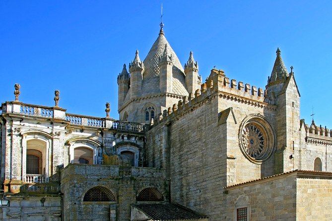 Private Tour Évora and Monsaraz - Guided Tour of Key Monuments