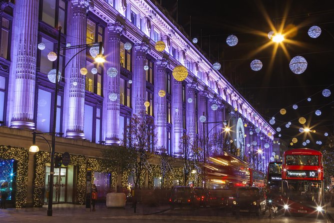 Private Tour: Experience the Christmas Magic in London - Enjoying a Warm Beverage