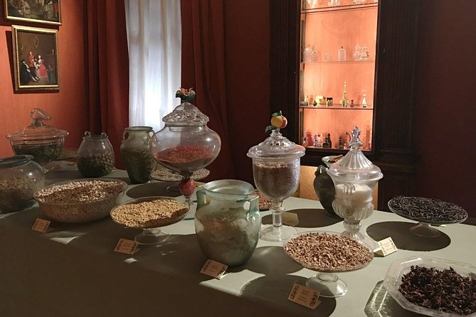 Private Tour: Fabrics and Perfumes - Accessibility and Participation