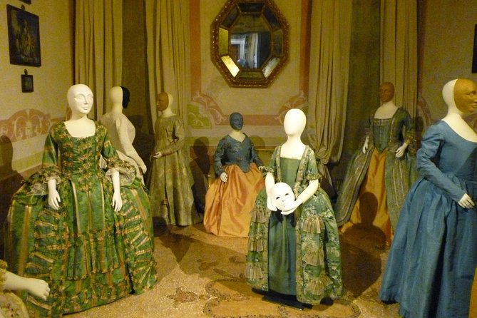 Private Tour: Fabrics and Perfumes - Exploring Venetian Costumes and Textiles